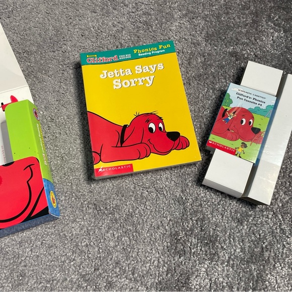 Scholastic CLIFFORD THE BIG RED DOG 12 children's books series Pack 4 Phonics - Picture 3 of 5